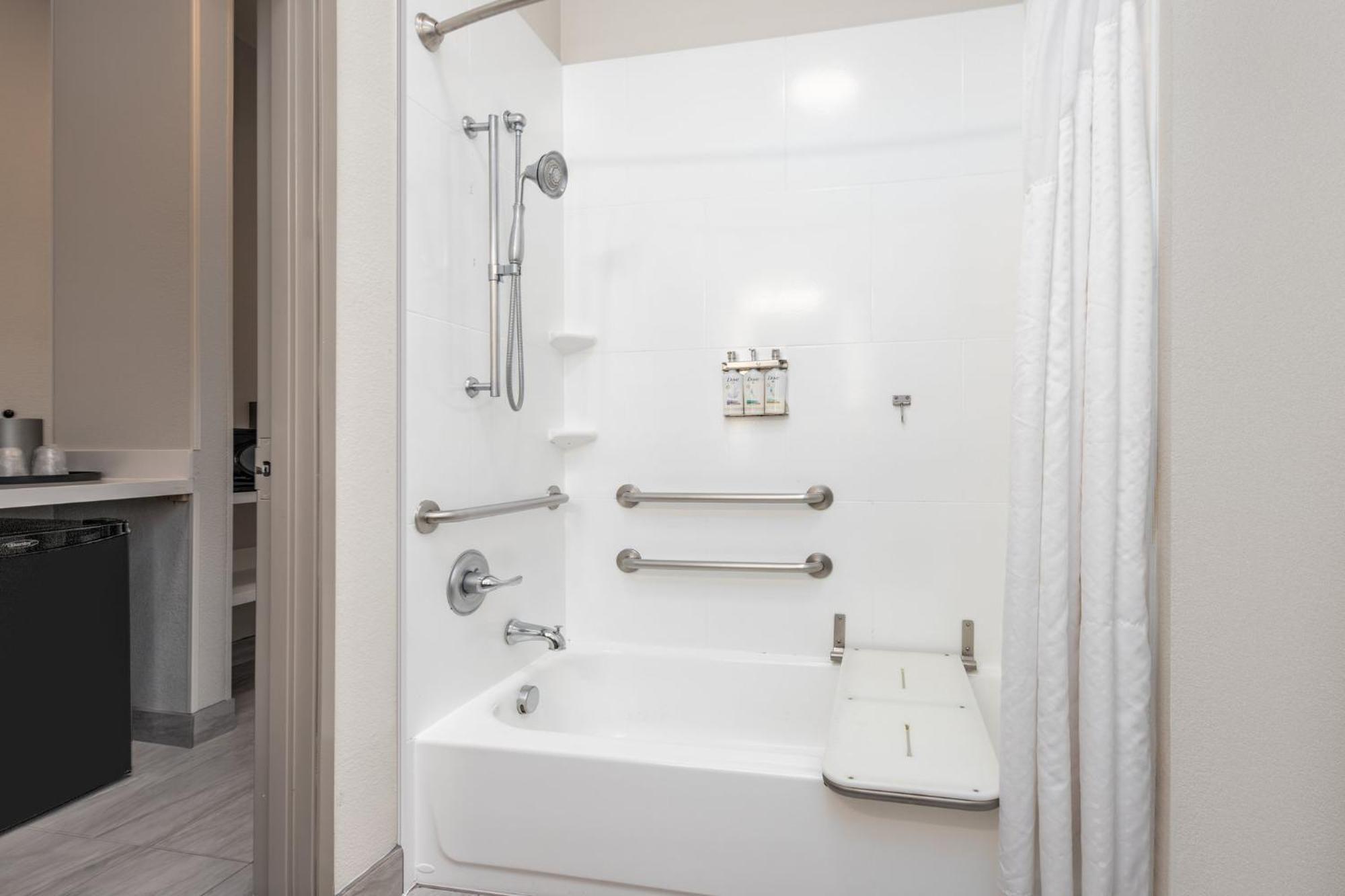 Holiday Inn Express Hotel & Suites Dallas West By Ihg Bagian luar foto