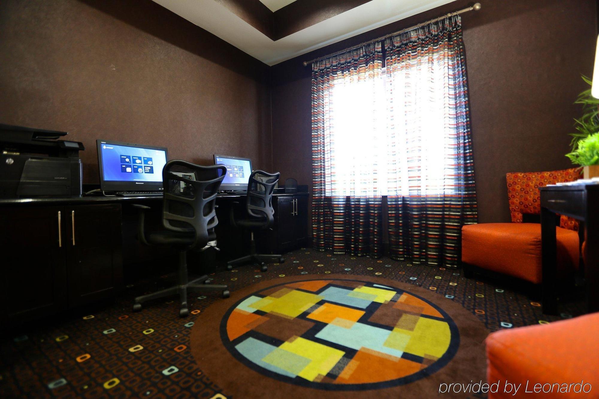 Holiday Inn Express Hotel & Suites Dallas West By Ihg Bagian luar foto