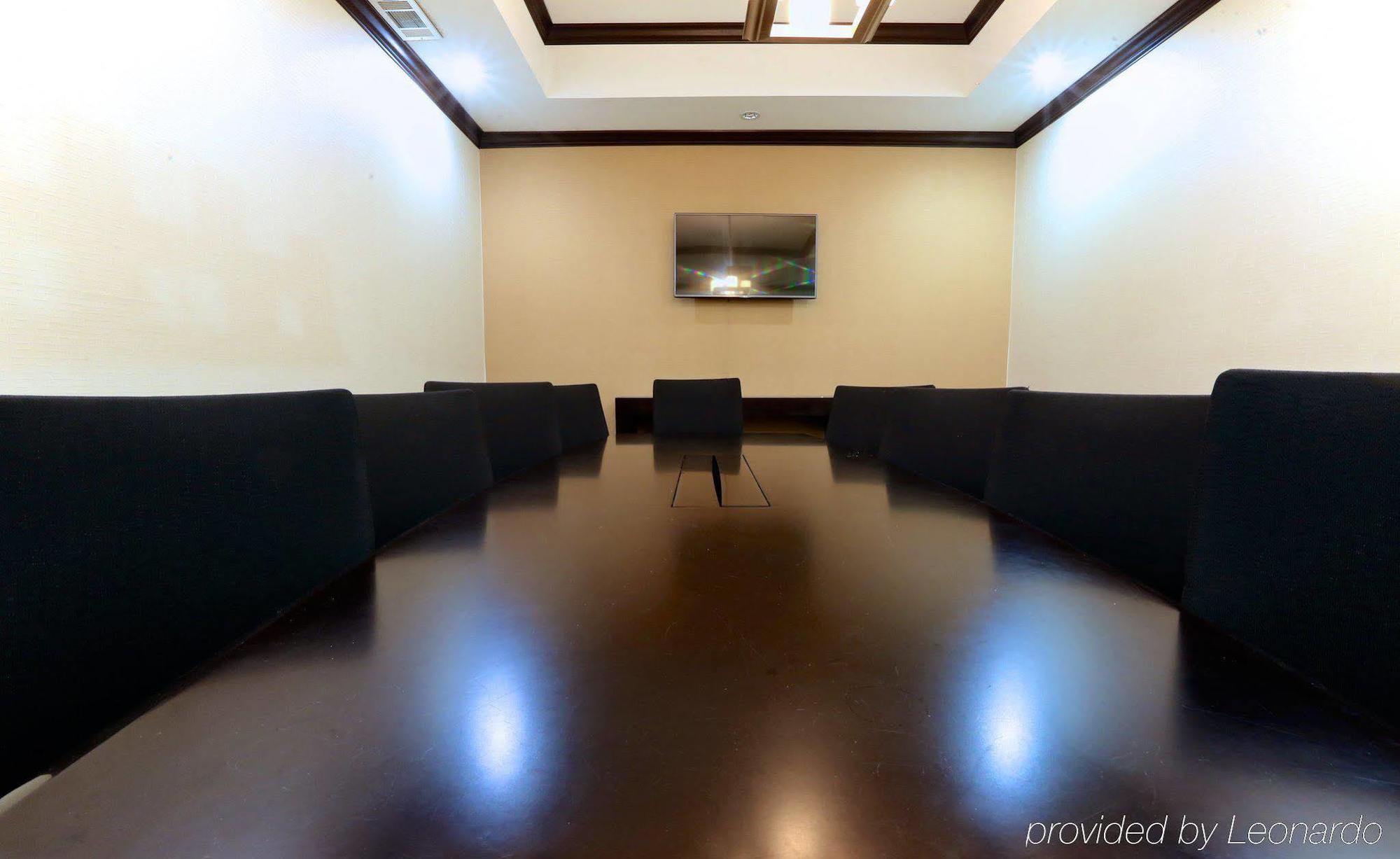 Holiday Inn Express Hotel & Suites Dallas West By Ihg Bagian luar foto