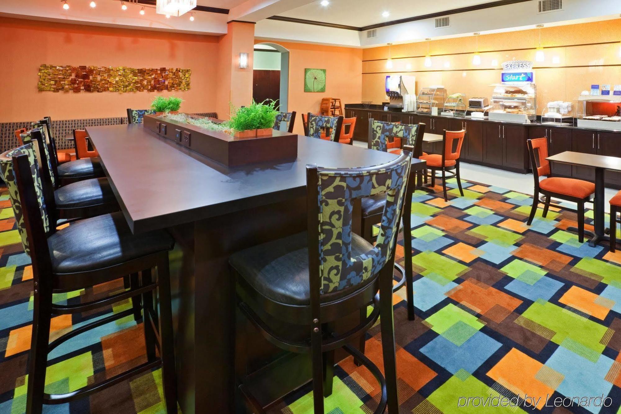 Holiday Inn Express Hotel & Suites Dallas West By Ihg Restoran foto