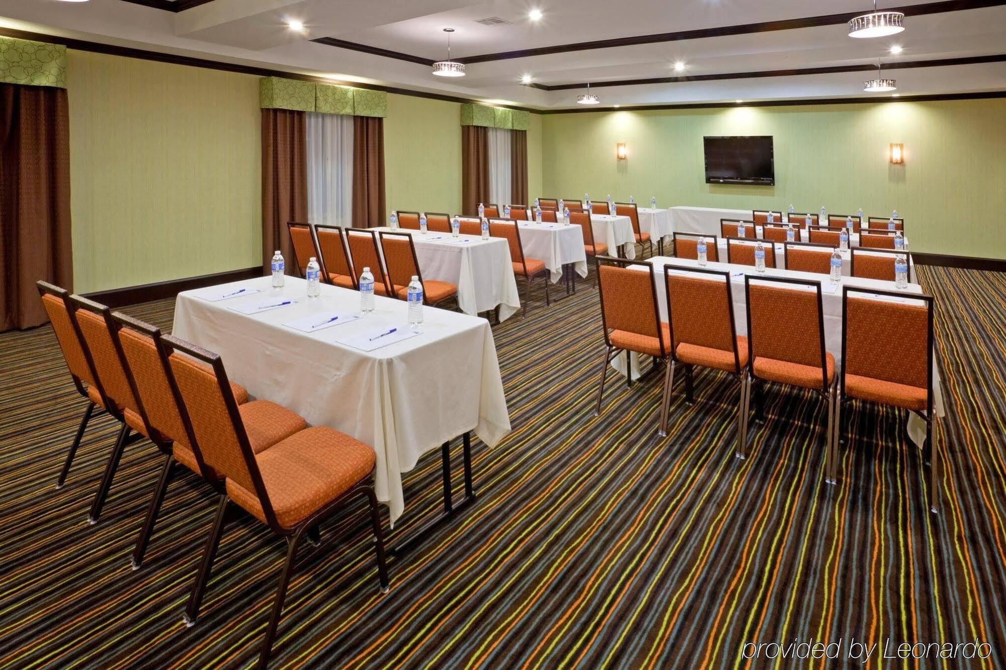 Holiday Inn Express Hotel & Suites Dallas West By Ihg Bagian luar foto